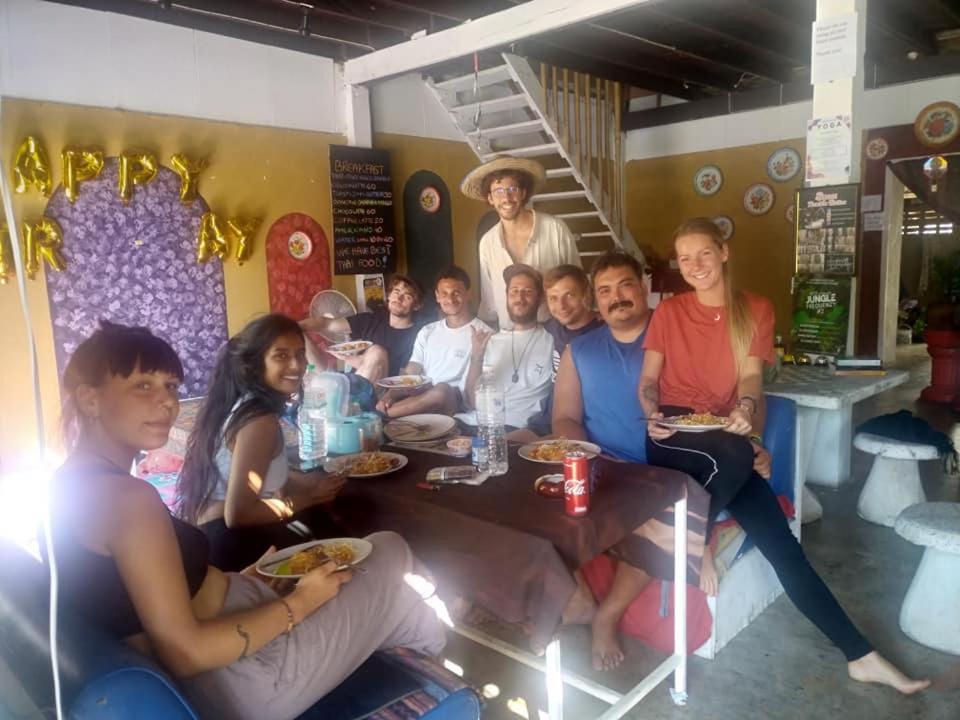Sunny Hostel パーイ エクステリア 写真