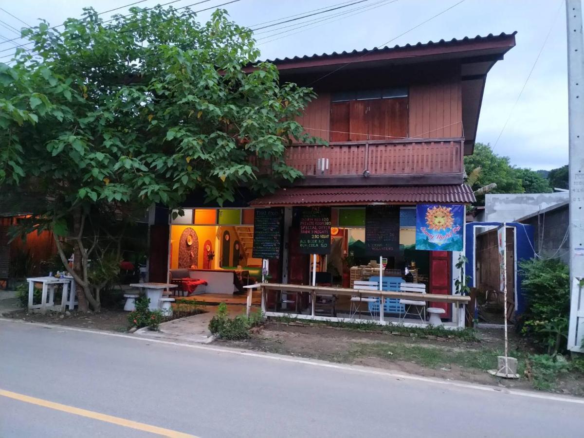 Sunny Hostel パーイ エクステリア 写真