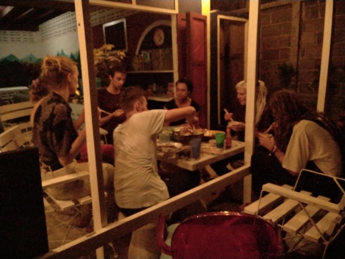 Sunny Hostel パーイ エクステリア 写真