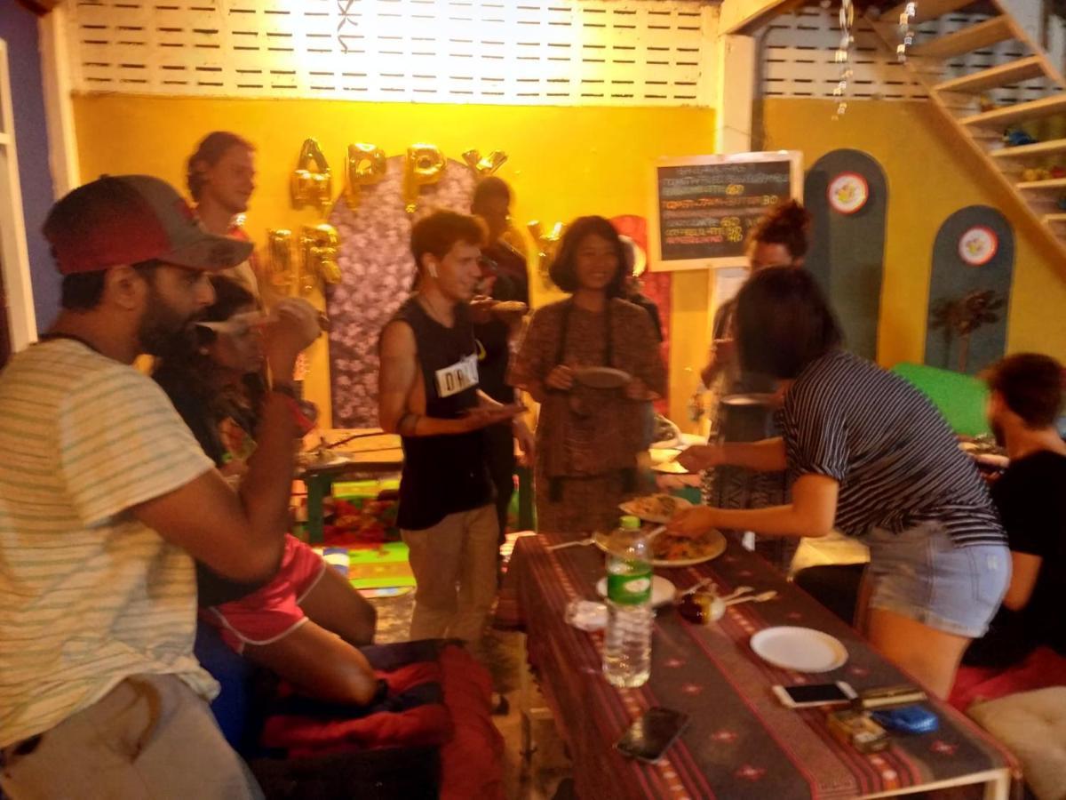 Sunny Hostel パーイ エクステリア 写真