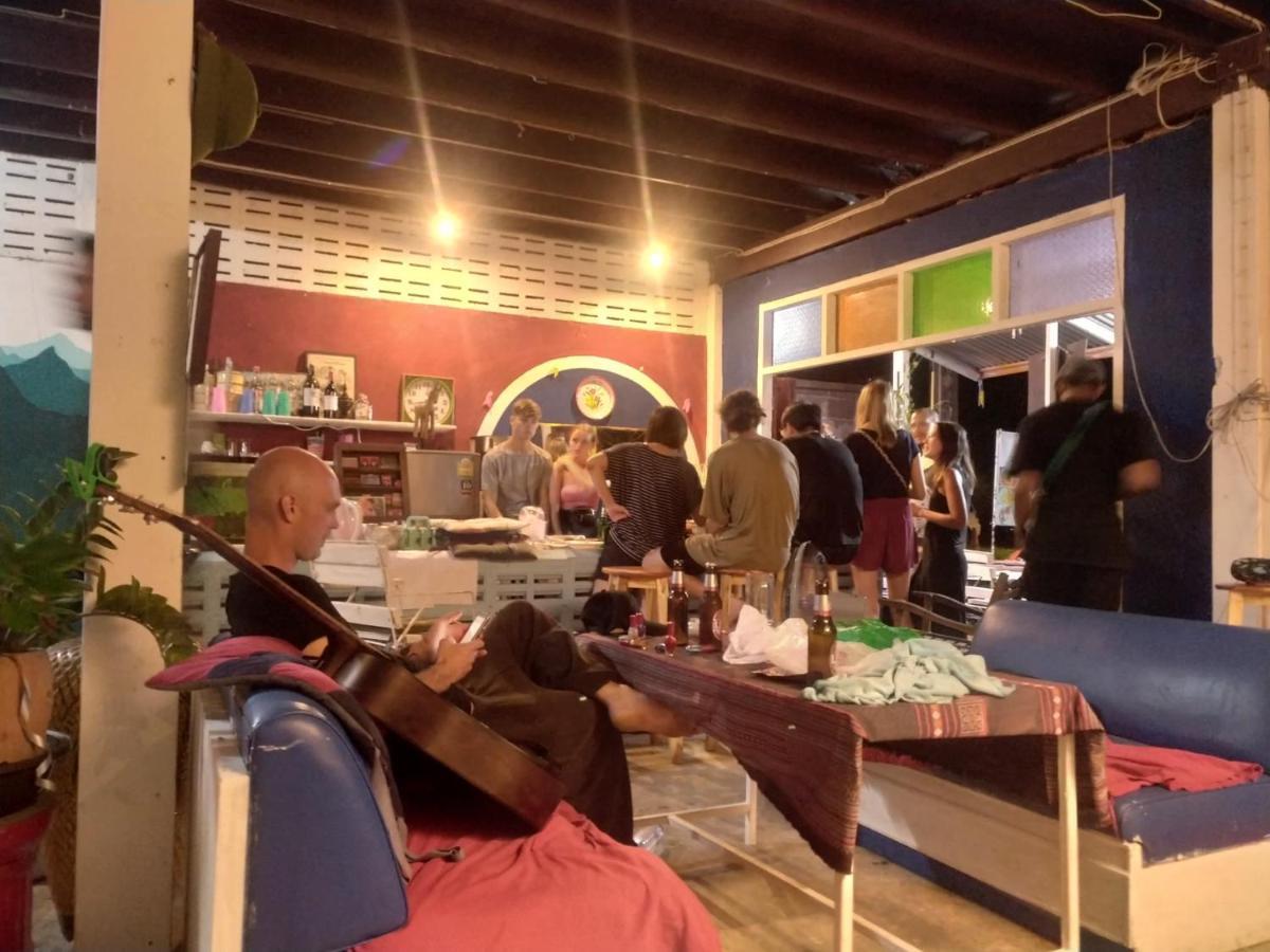 Sunny Hostel パーイ エクステリア 写真