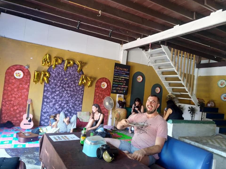 Sunny Hostel パーイ エクステリア 写真